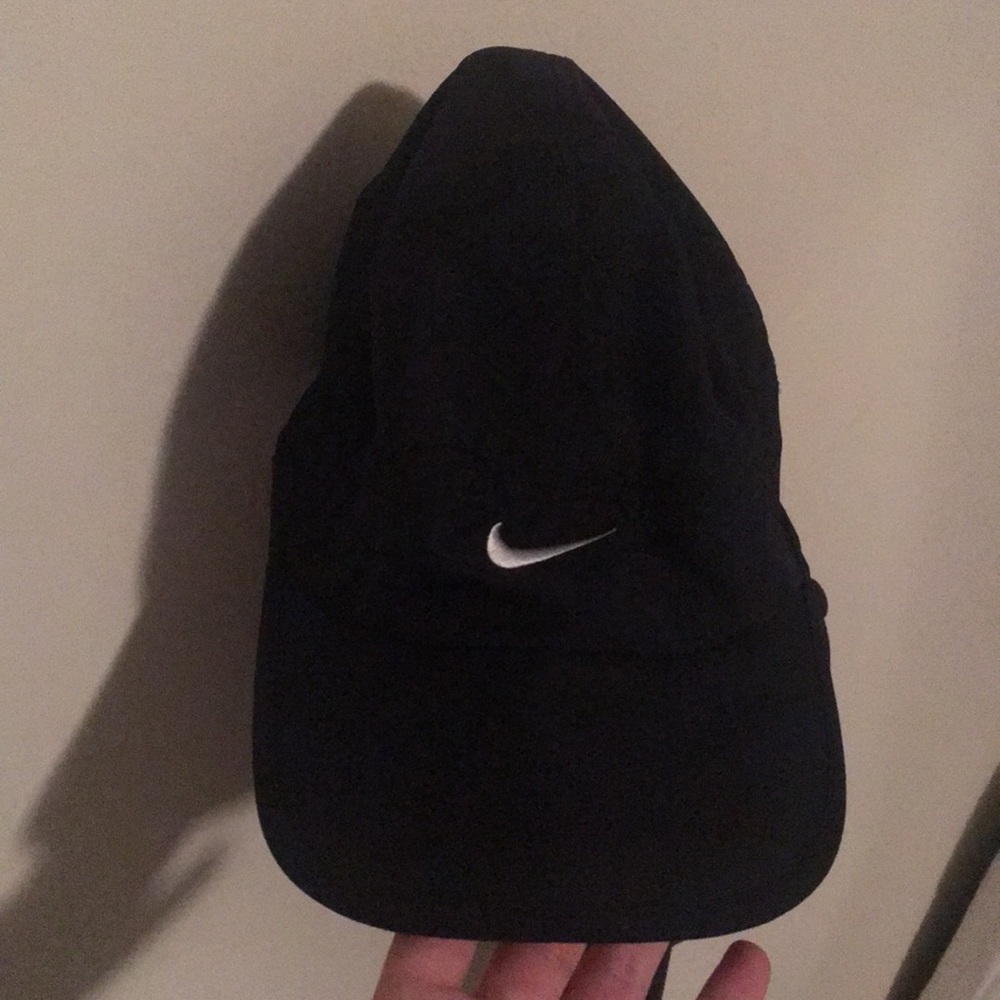 Nike dri fit women’s running hat